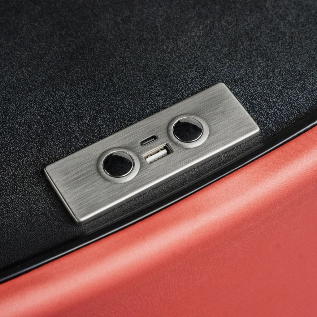 BANCHETTO AUTO LED PULSANTI